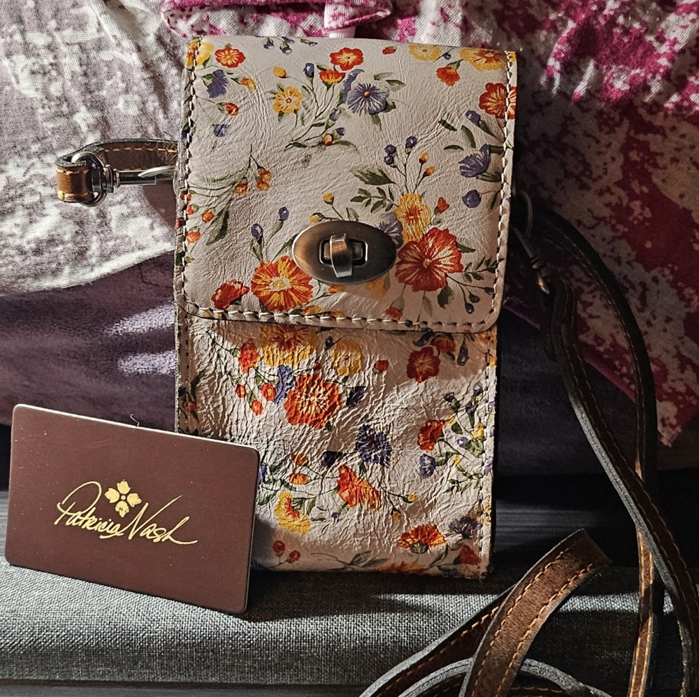 Patricia Nash Floral Crossbody Bag - Cream and Multicolor